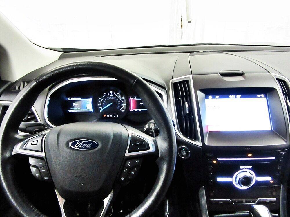 Used 2017 Ford Edge Titanium AWD/4WD image 17