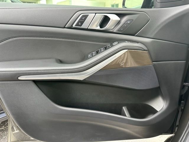 Used 2022 BMW X5 xDrive40i w/ M Sport Package image 35