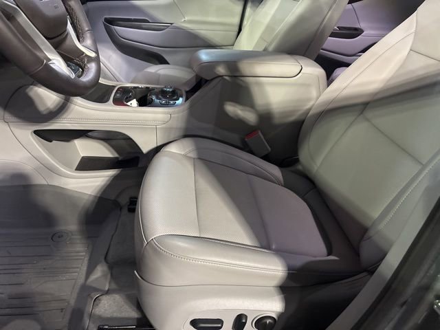 Used 2023 GMC Acadia SLT w/ Technology Package image 15