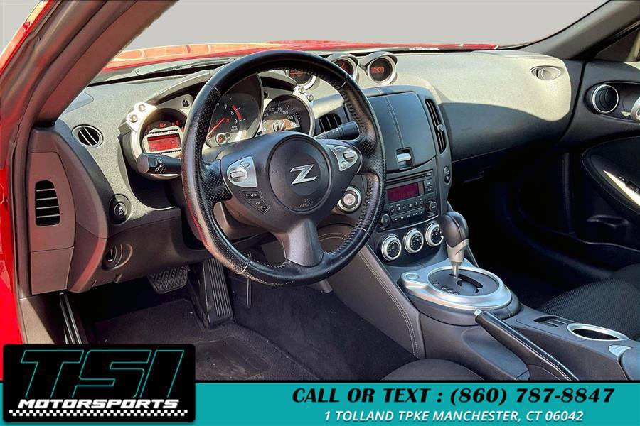 Used 2016 Nissan 370Z Coupe RWD image 13