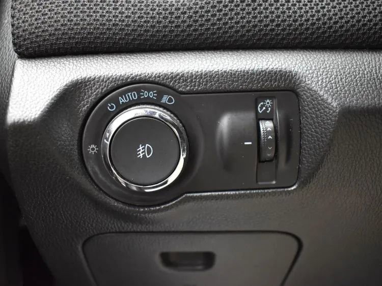 Used 2016 Chevrolet Cruze LT w/ Sun, Sound and Sport Package image 21