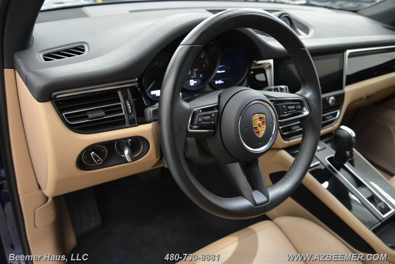 Used 2023 Porsche Macan AWD/4WD image 16