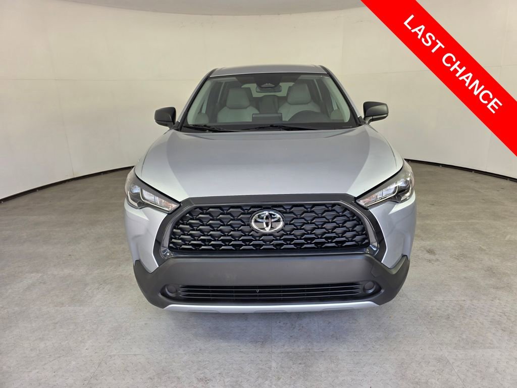 Used 2025 Toyota Corolla Cross L FWD image 2