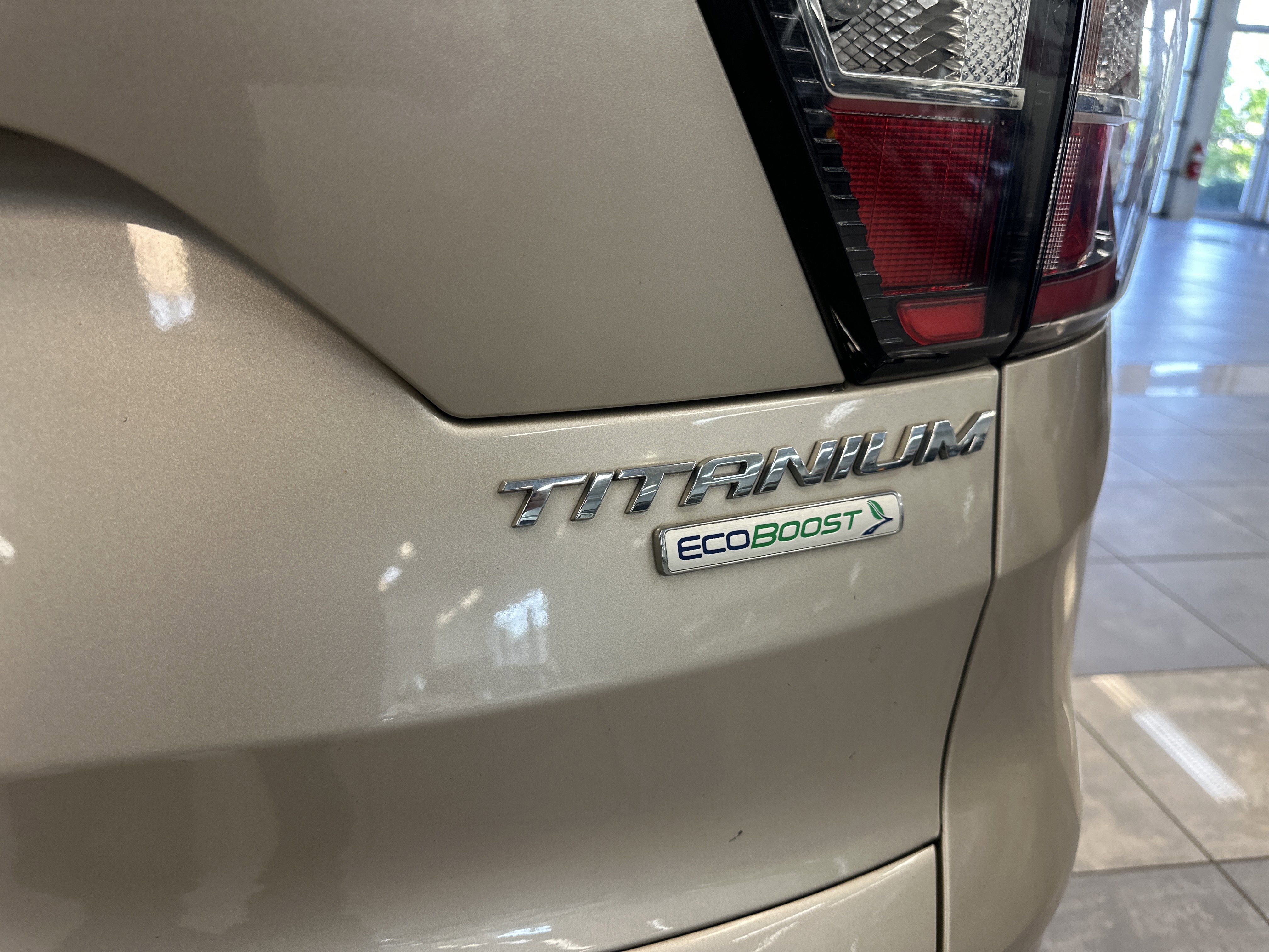 Used 2017 Ford Escape Titanium image 8