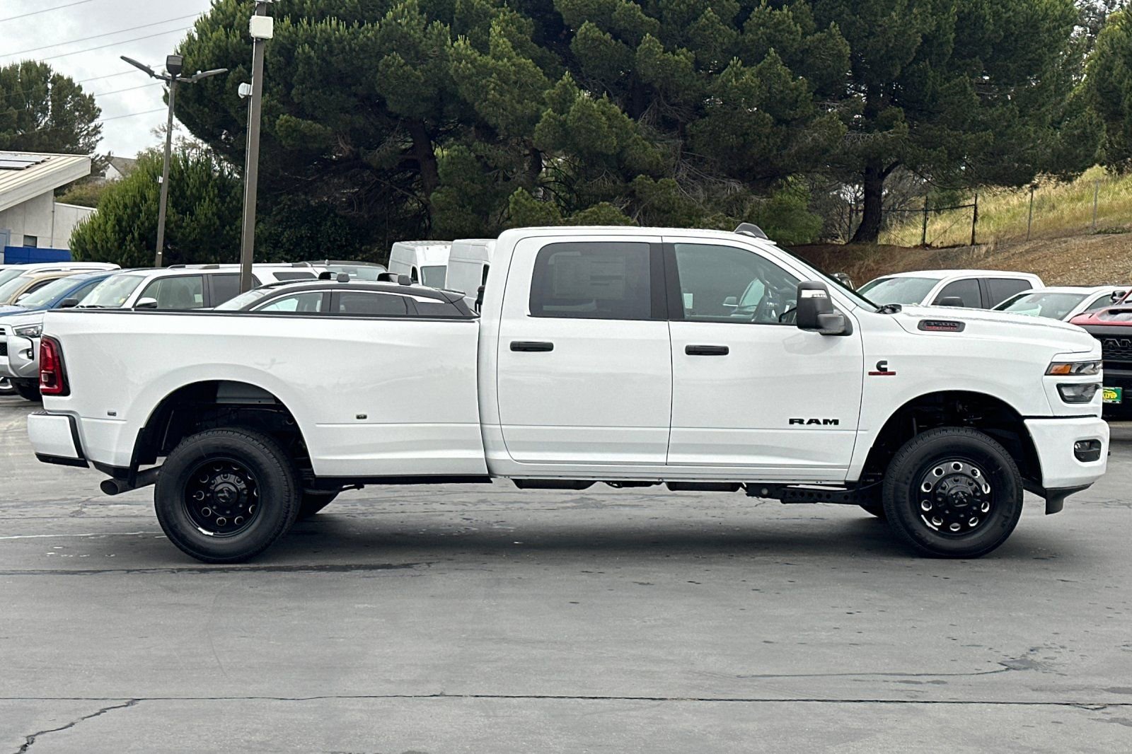 New 2026 RAM 3500 Big Horn AWD/4WD image 3