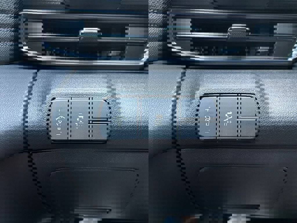 New 2025 Hyundai Elantra Sport image 24