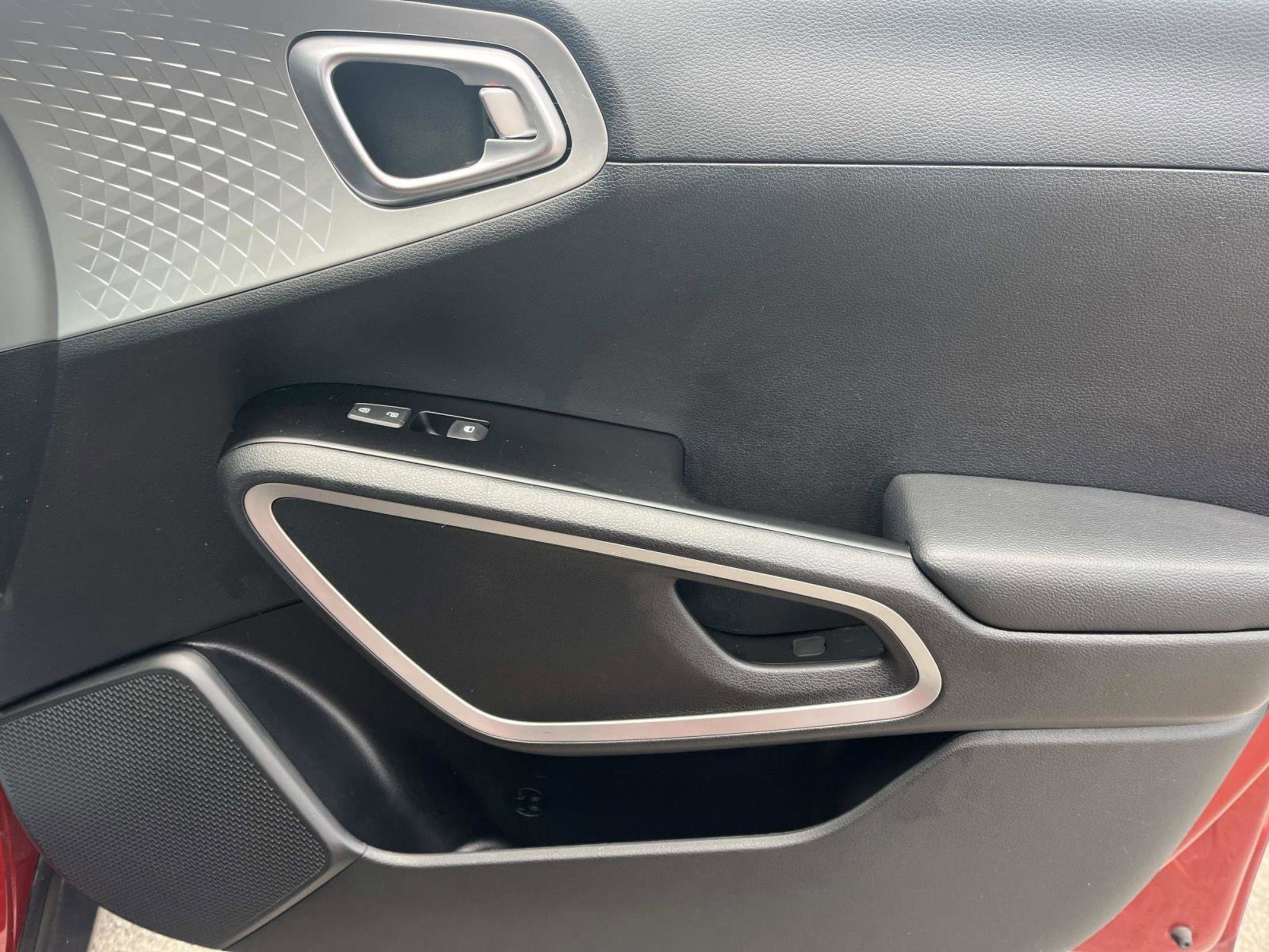 Used 2022 Kia Soul LX image 18