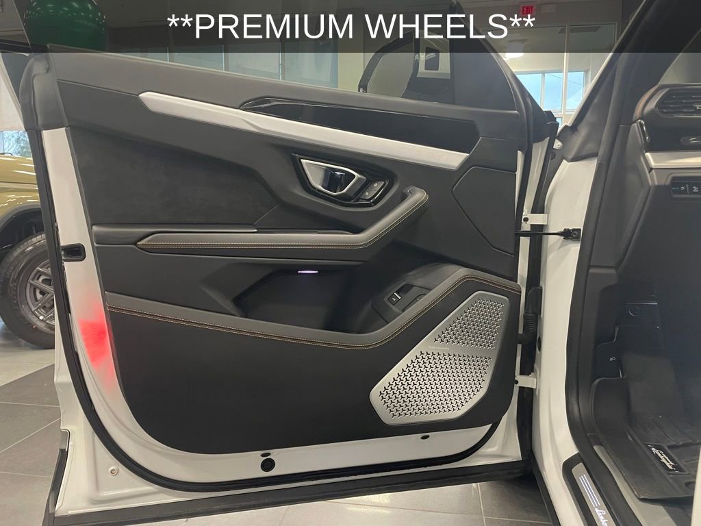 Used 2019 Lamborghini Urus image 12