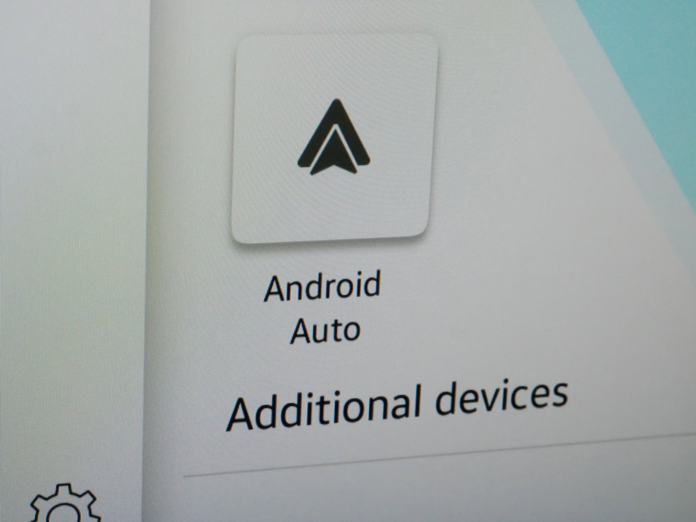 Certified 2025 Volkswagen Atlas SE image 30