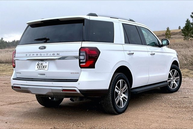 Used 2024 Ford Expedition Limited AWD/4WD image 5