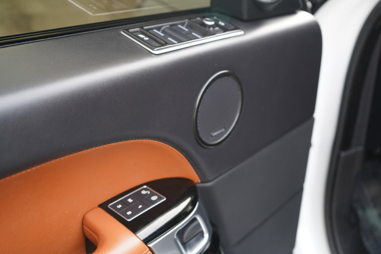 Used 2017 Land Rover Range Rover SV Autobiography Dynamic image 16