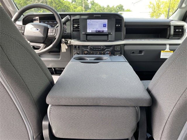 New 2025 Ford F250 XL w/ XL Chrome Package image 28