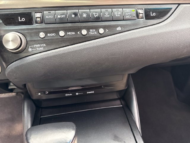 Used 2021 Lexus ES 350 w/ Accessory Package FWD image 19