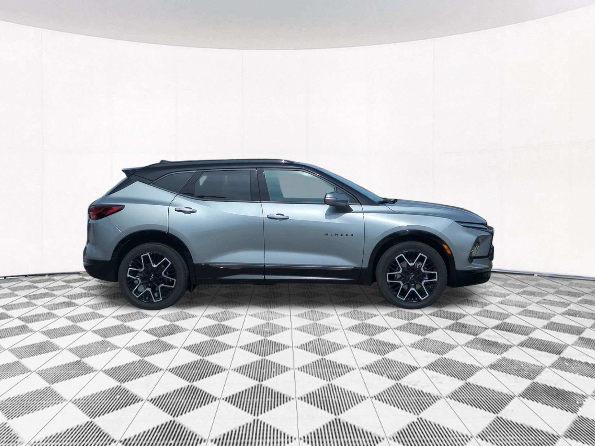 Used 2023 Chevrolet Blazer RS w/ Driver Confidence II Package image 7