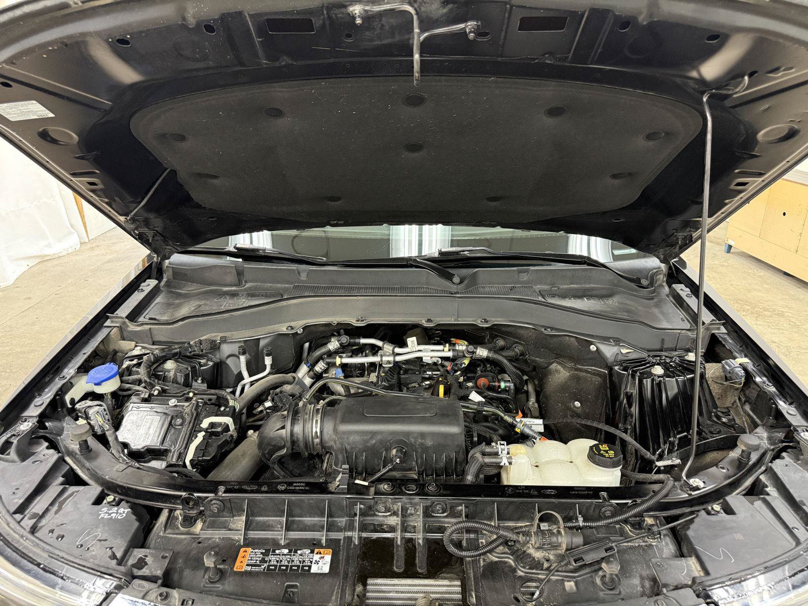 Used 2022 Ford Explorer XLT w/ Equipment Group 202A AWD/4WD image 39