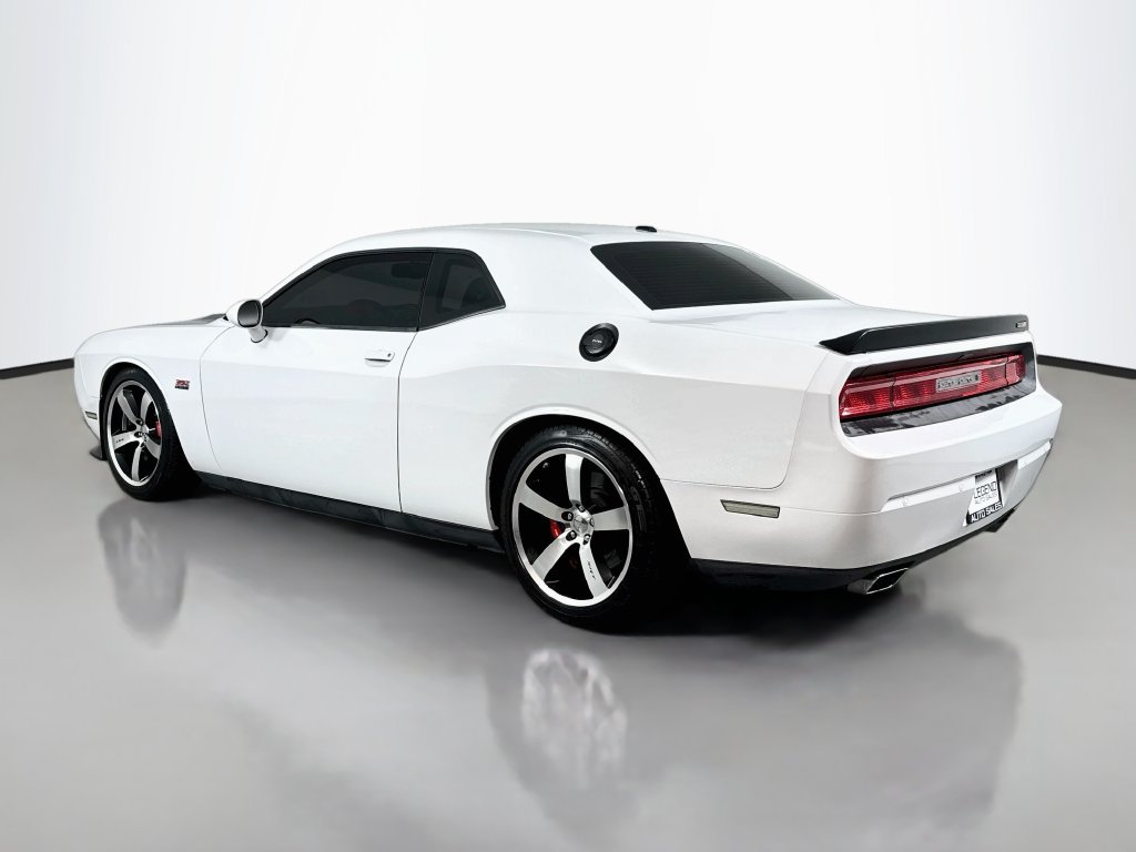 Used 2014 Dodge Challenger SRT8 w/ Harman/Kardon Audio Group RWD image 9