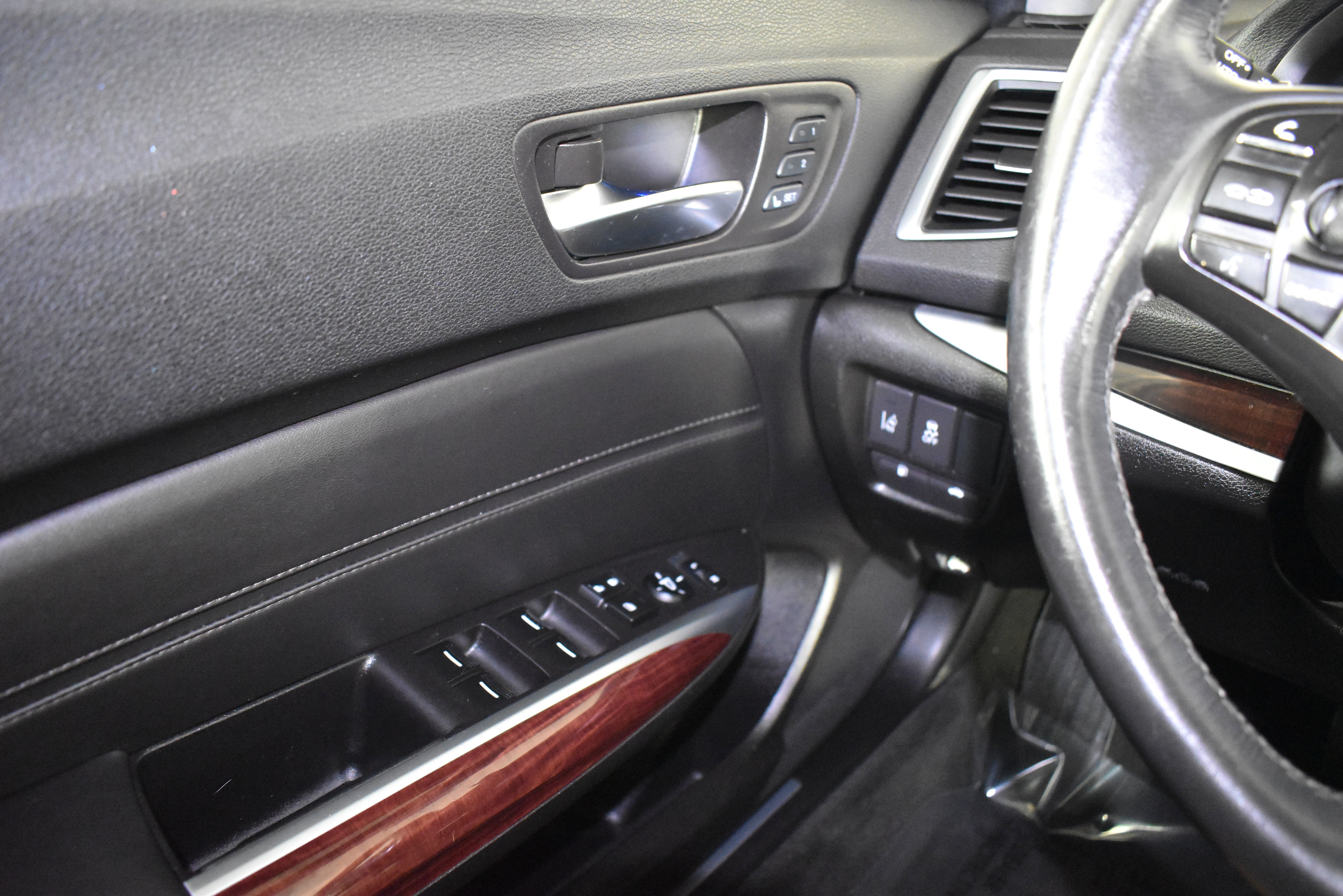 Used 2017 Acura TLX V6 w/ Technology Package image 35