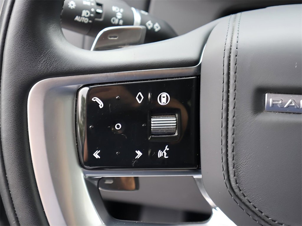 Used 2025 Land Rover Range Rover SE image 30