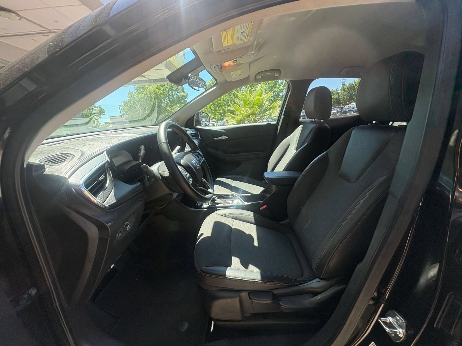 Used 2025 Buick Encore GX Preferred FWD image 25