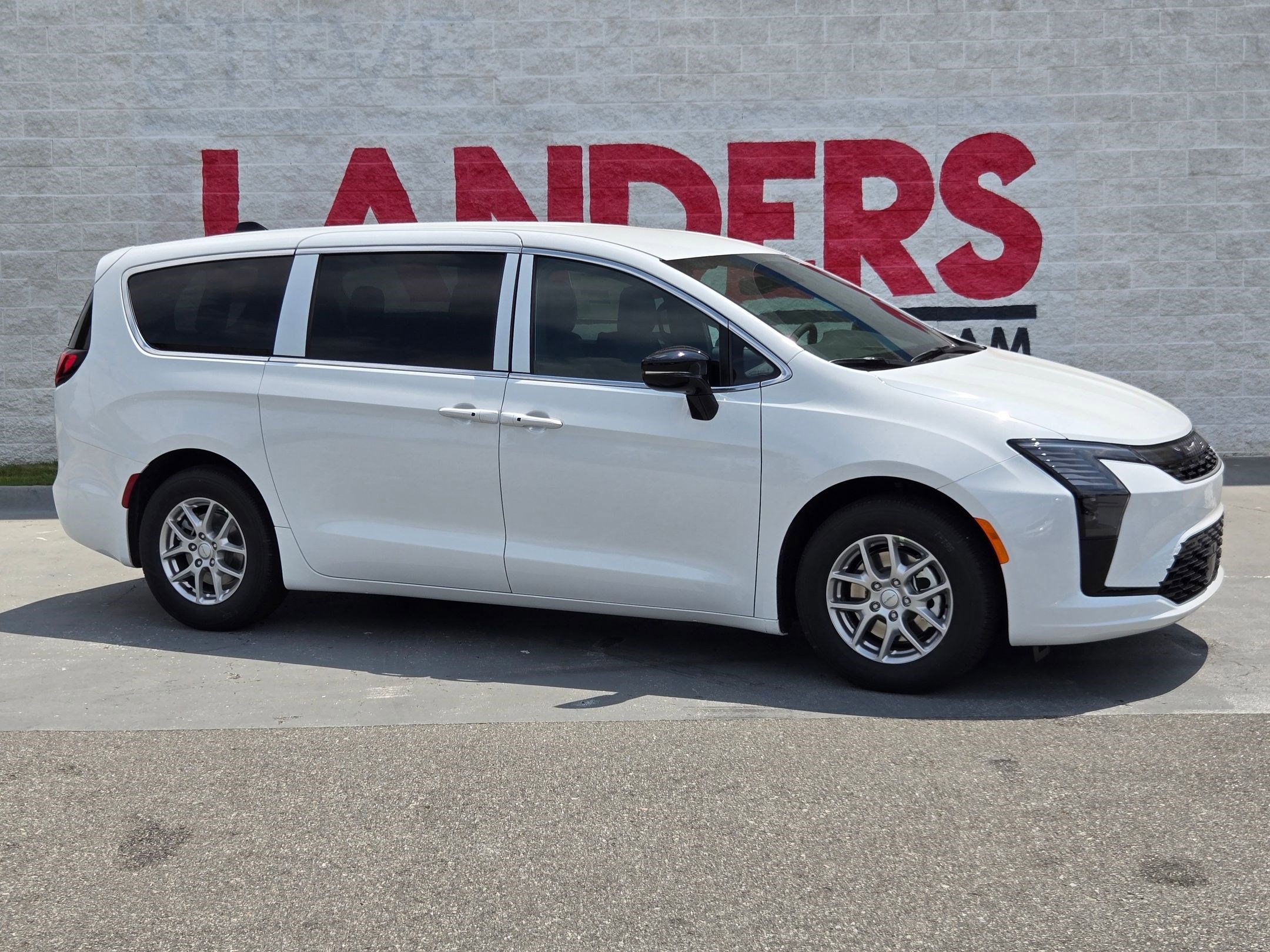 New 2027 Chrysler Pacifica Select FWD image 1