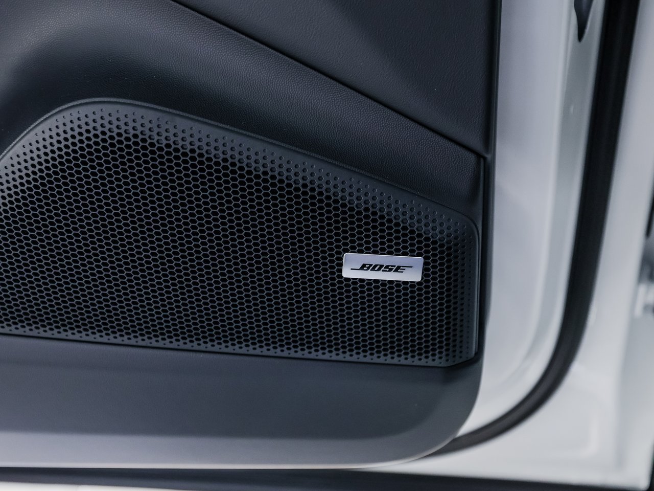 Certified 2026 Porsche Macan Electric RWD image 22