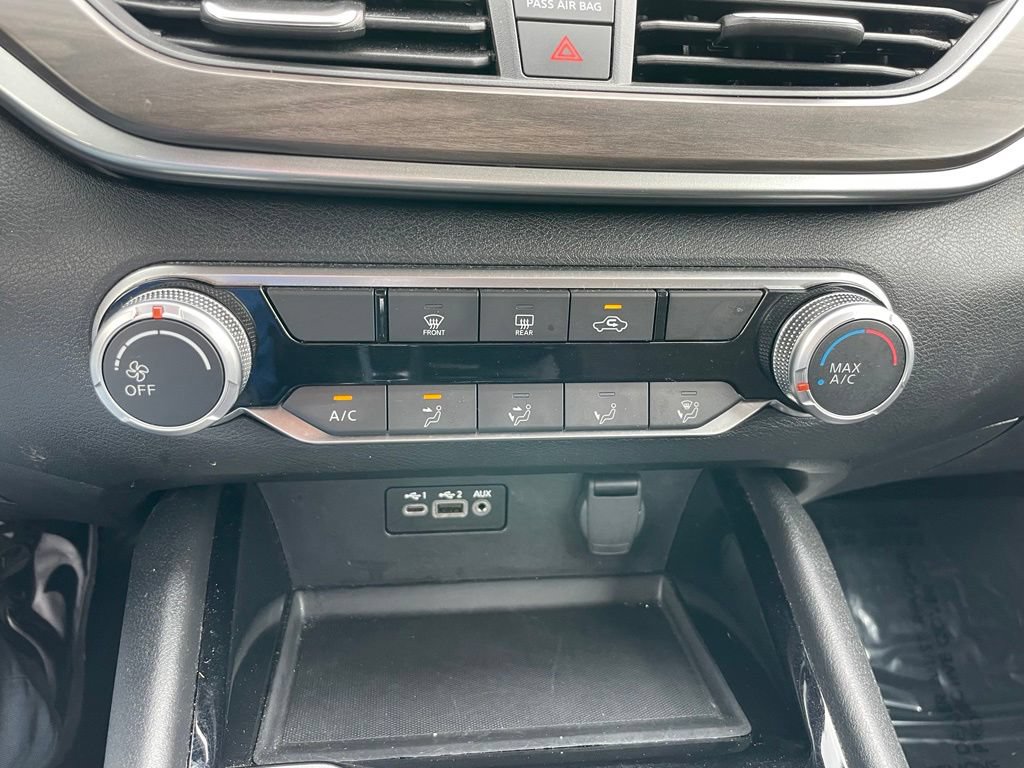 Used 2024 Nissan Altima 2.5 SV FWD image 11