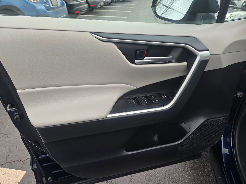 Used 2024 Toyota RAV4 XLE w/ Convenience Package image 17