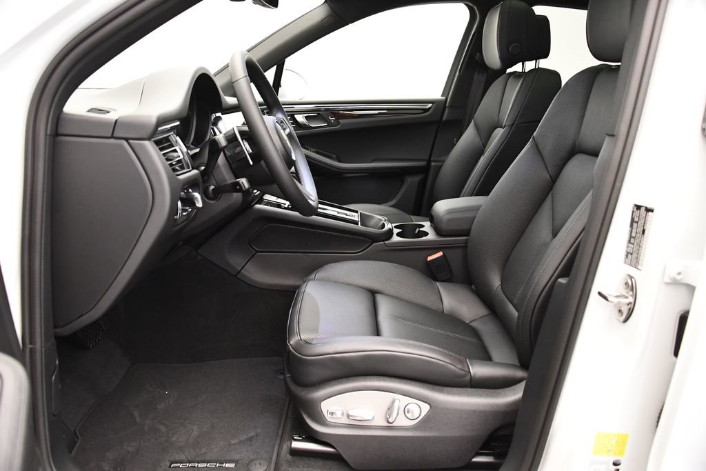 Used 2025 Porsche Macan image 35