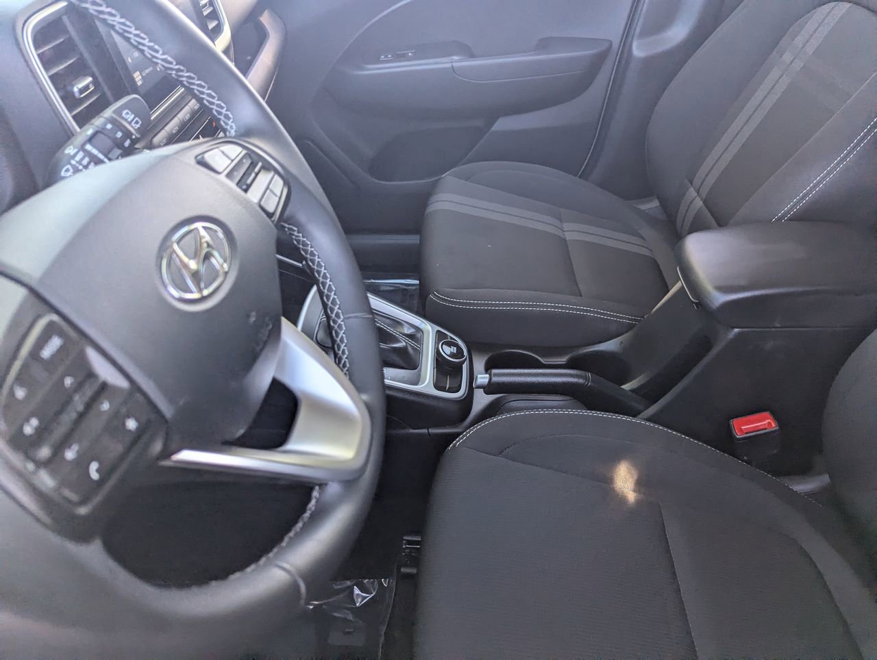 Used 2025 Hyundai Venue SEL image 19