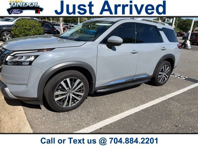Used 2022 Nissan Pathfinder Platinum w/ Cargo Package AWD/4WD image 1