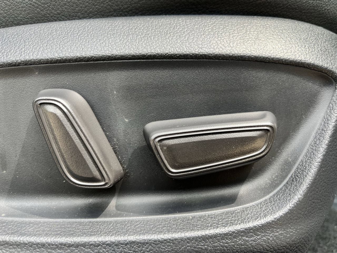Used 2024 Toyota Camry XLE FWD image 25