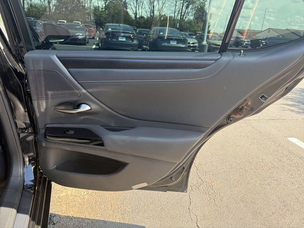 Used 2025 Lexus ES 300h F Sport w/ Accessory Package (Z1) FWD image 23