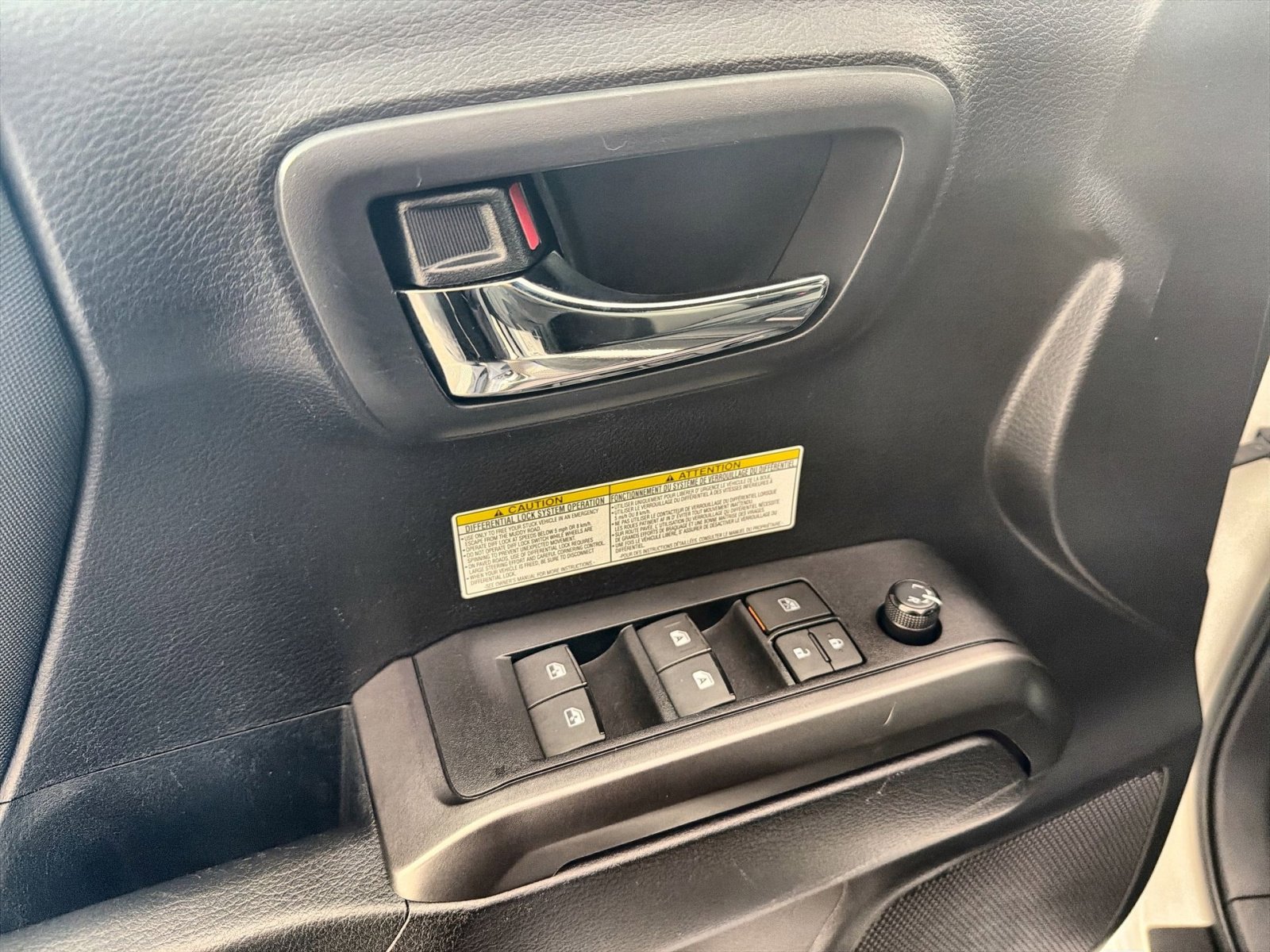 Used 2020 Toyota Tacoma TRD Off-Road image 15