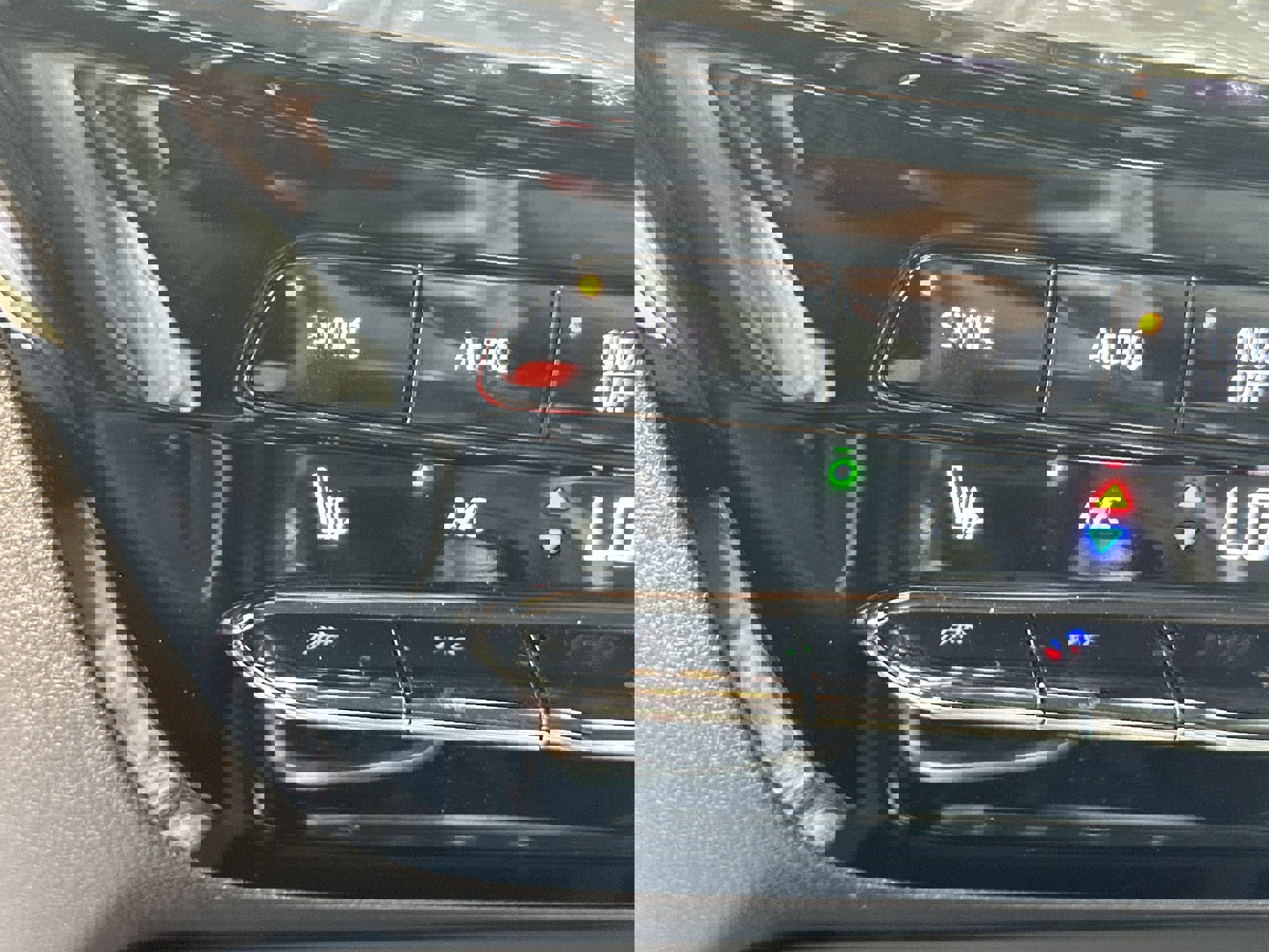 Certified 2024 Buick Encore GX Avenir image 70