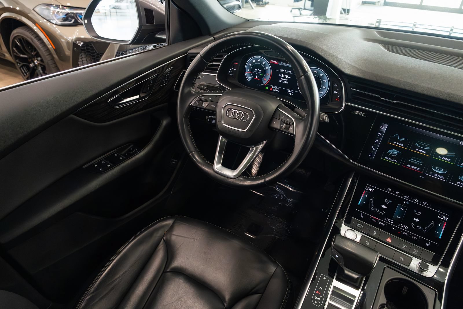 Used 2019 Audi Q8 Premium w/ Convenience Package AWD/4WD image 10
