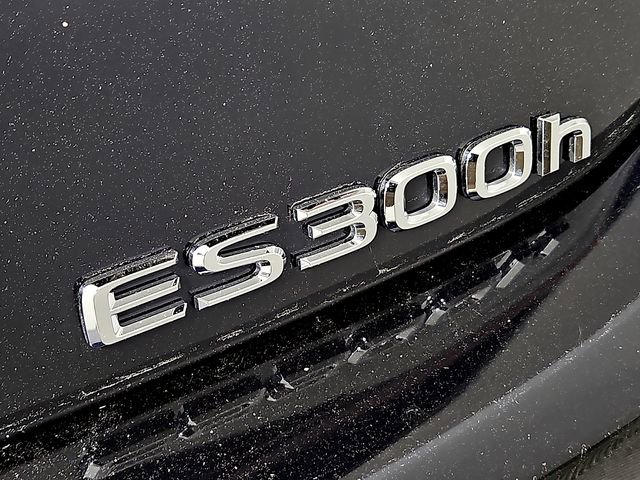 Used 2025 Lexus ES 300h w/ Premium Package image 32