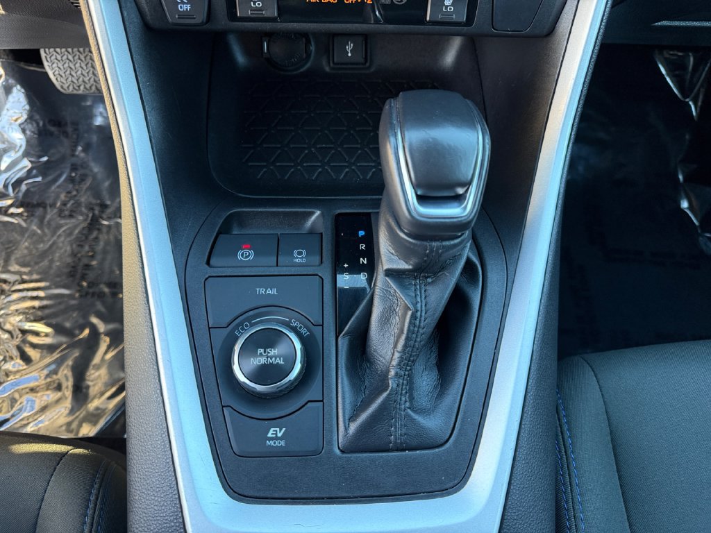 Used 2022 Toyota RAV4 SE w/ Convenience Package AWD/4WD image 18