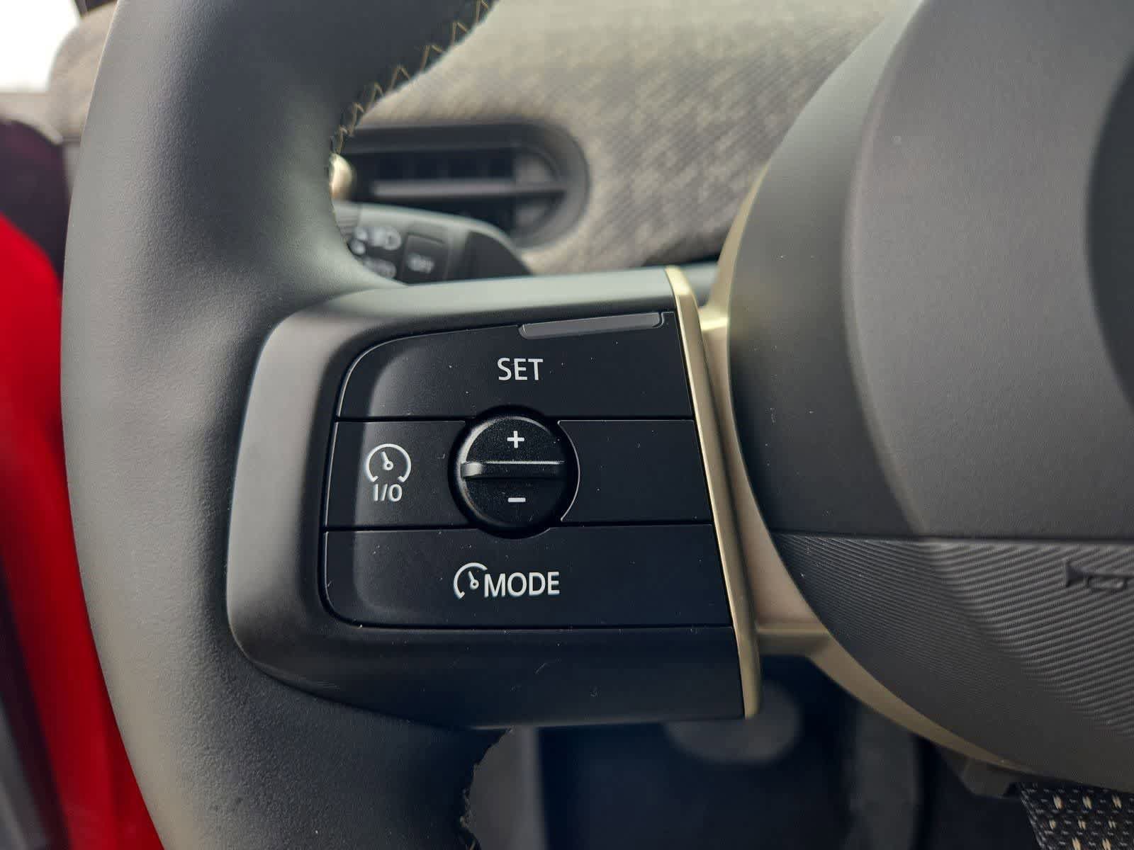 Used 2025 MINI Cooper 4-Door Hardtop FWD image 23