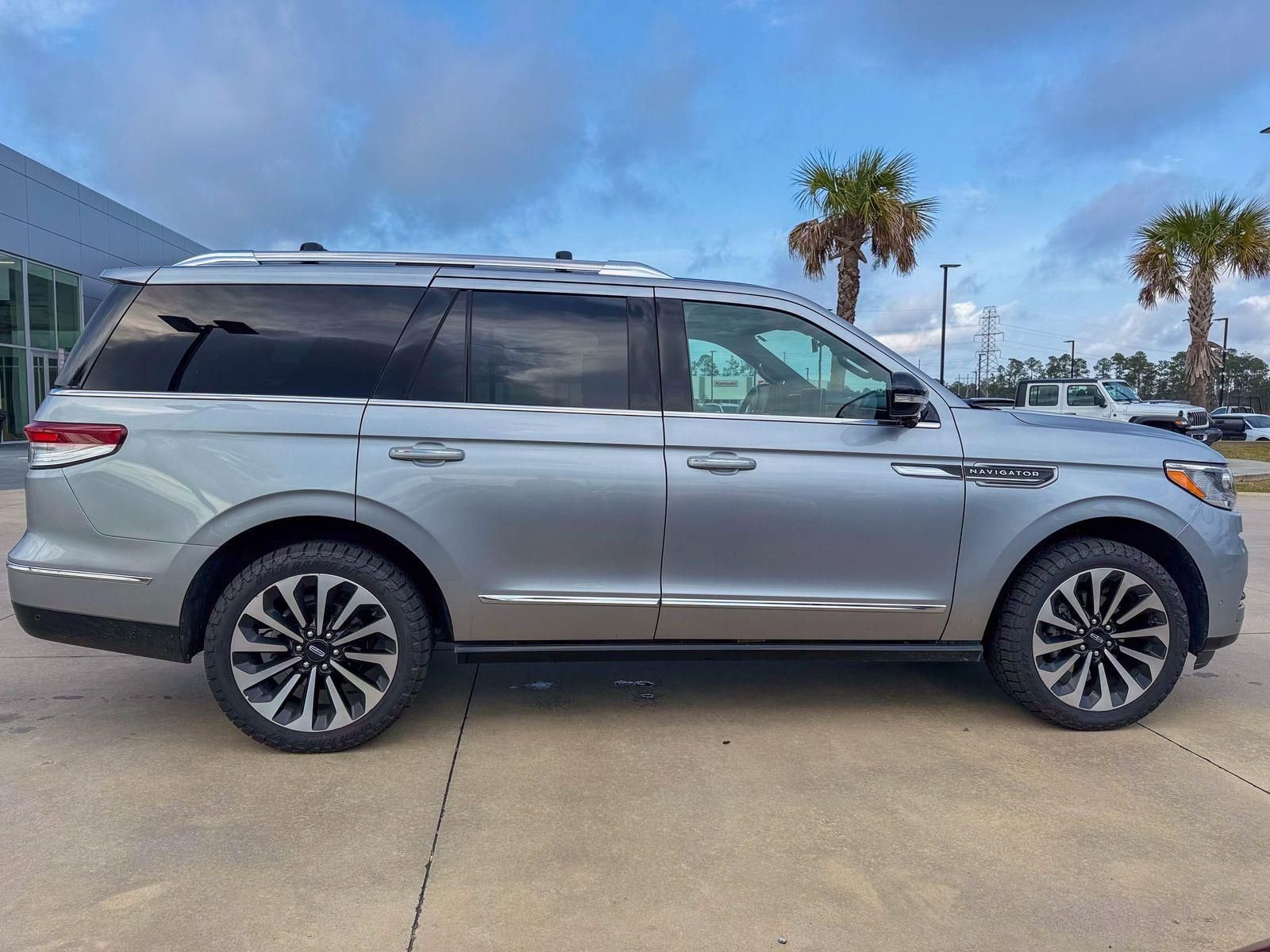 Used 2022 Lincoln Navigator Reserve image 38