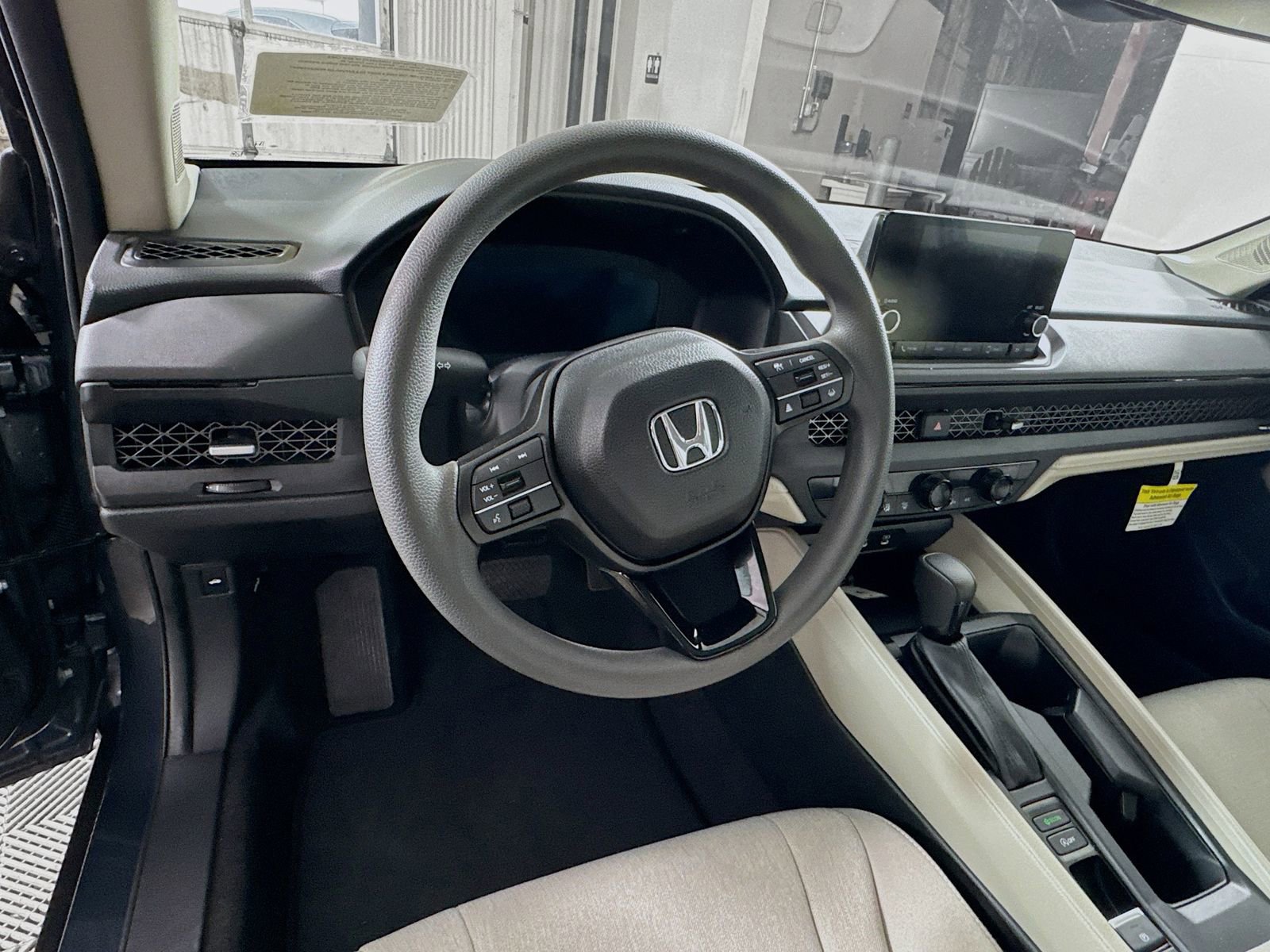 Used 2025 Honda Accord SE image 6