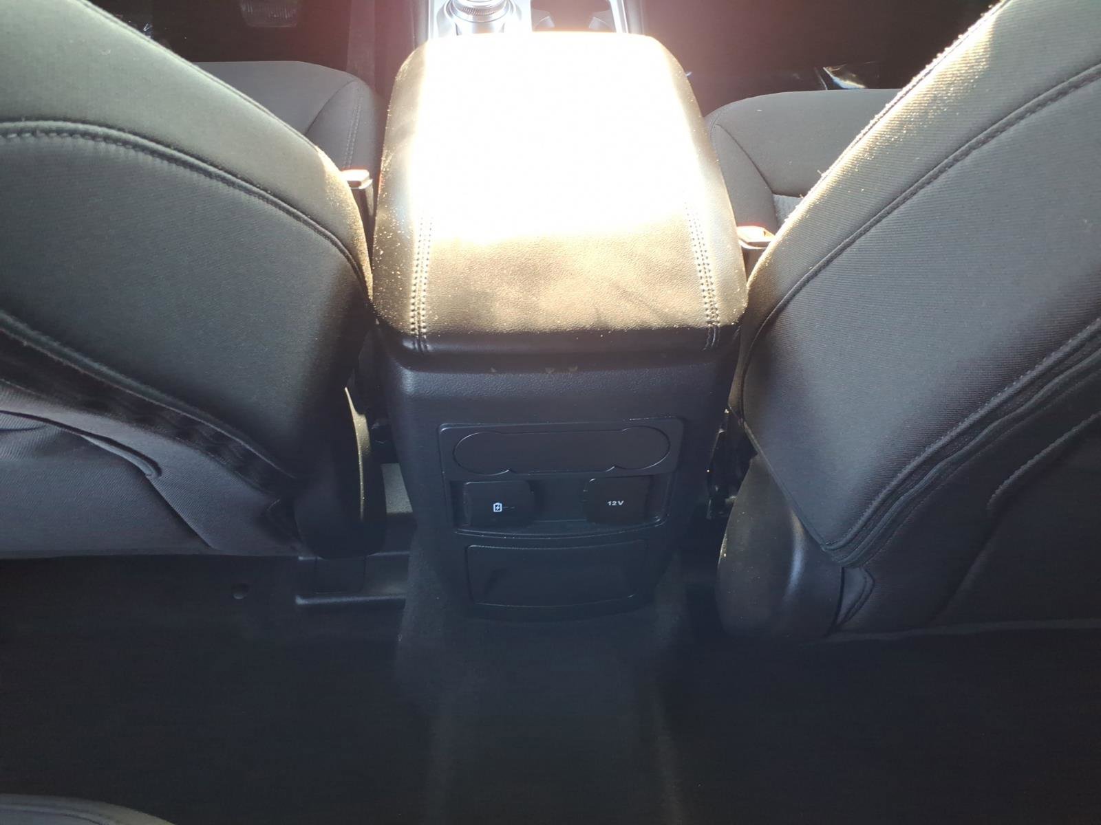 Used 2022 Ford Explorer XLT image 16