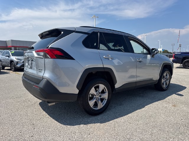 Used 2025 Toyota RAV4 XLE AWD/4WD image 6