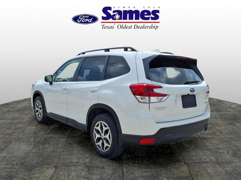 Used 2023 Subaru Forester Premium image 7