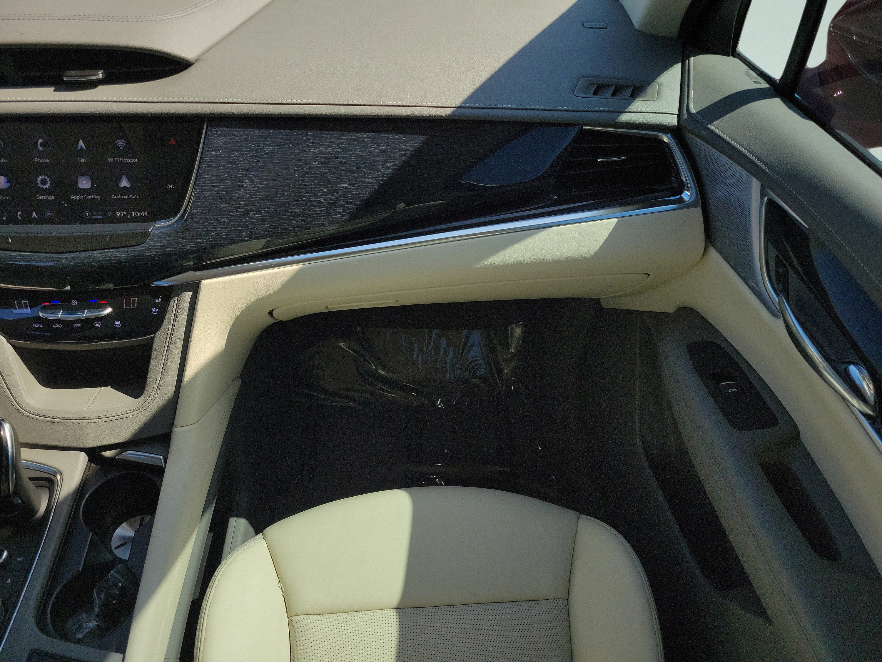 Used 2024 Cadillac XT6 Premium Luxury FWD image 14