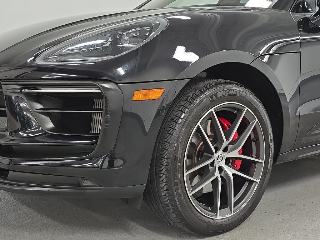 Certified 2024 Porsche Macan S AWD/4WD image 11
