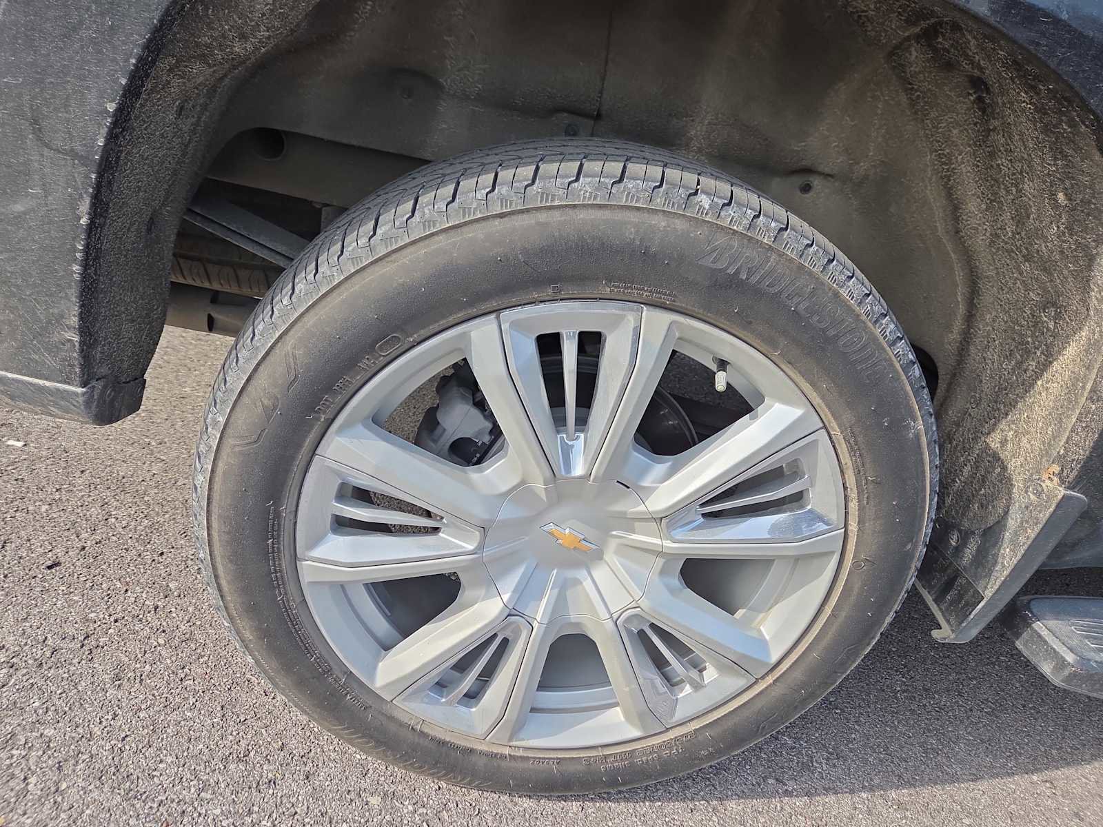 Used 2023 Chevrolet Silverado 1500 High Country w/ High Country Premium Package image 4