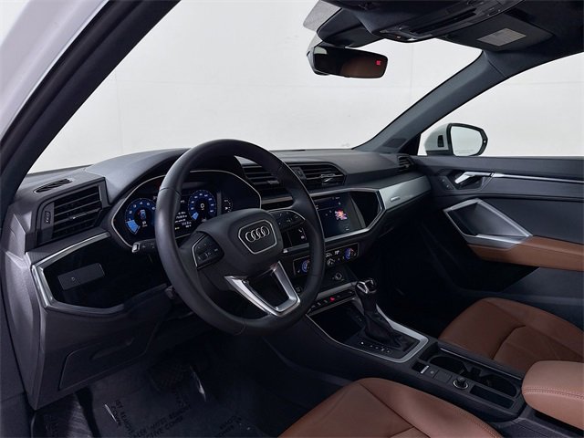 Used 2021 Audi Q3 2.0T Premium w/ Convenience Package image 9