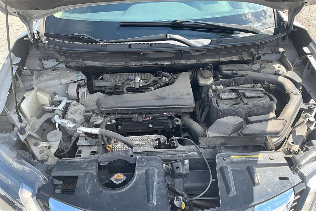 Used 2017 Nissan Rogue SV AWD/4WD image 11