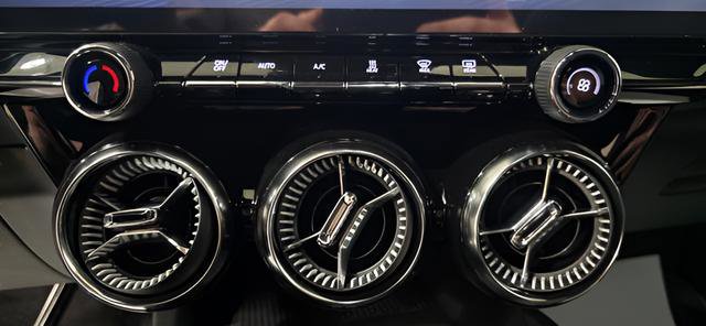 New 2026 Chevrolet Blazer EV LT w/ Midnight/Sport Edition image 20