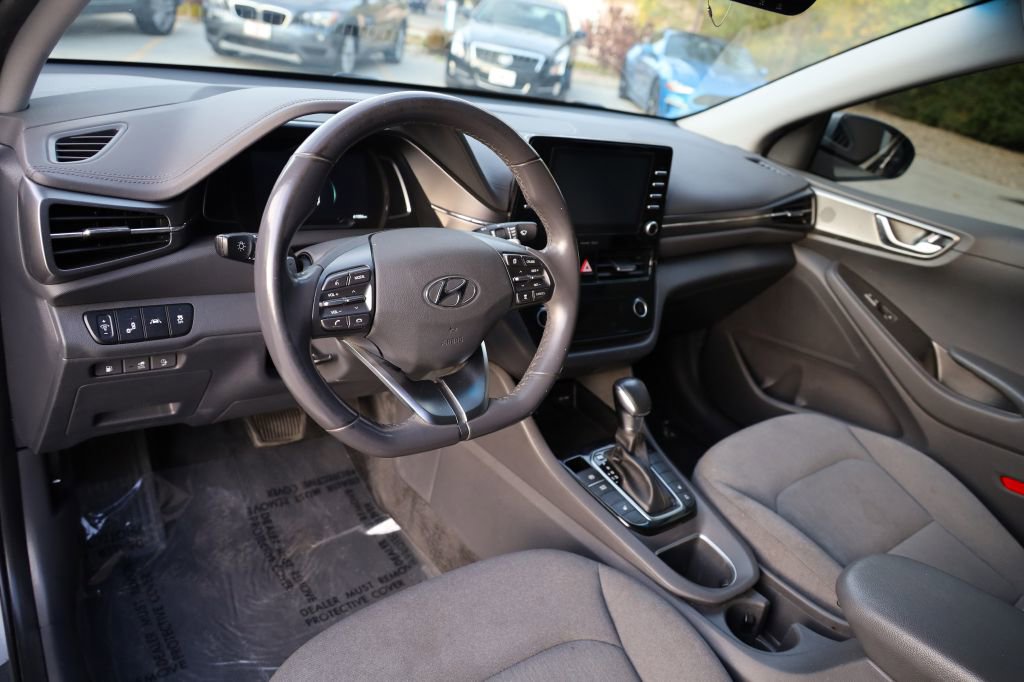 Used 2020 Hyundai Ioniq SEL image 15